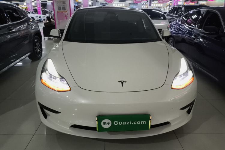 特斯拉 Model 3 2022款 后轮驱动版车身外观2