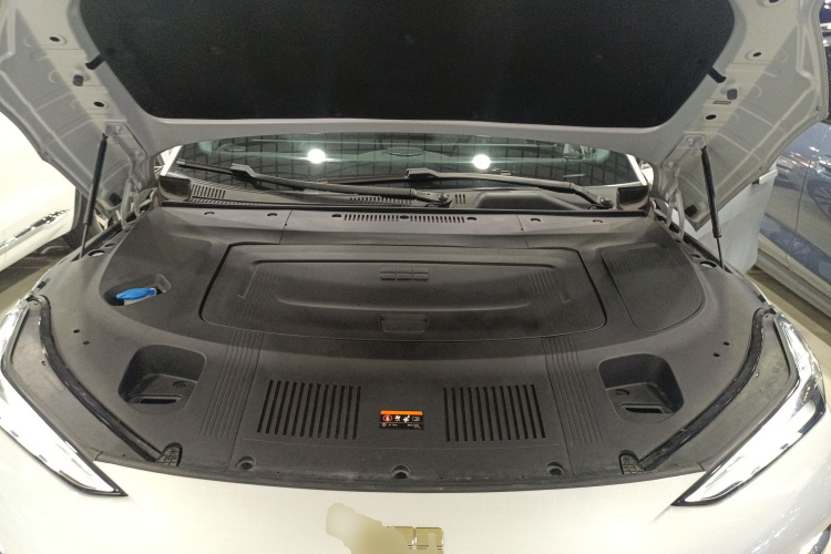 吉利银河 银河E8 2024款 550km 后驱PRO机舱底盘24