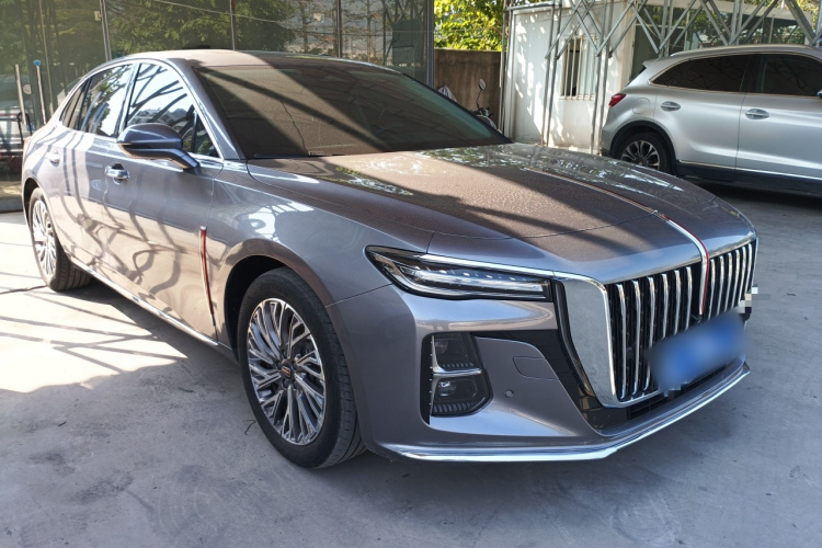 红旗H5 2023款 2.0T 自动智联旗畅版车身外观3