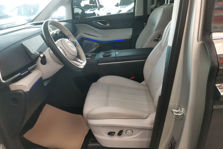 岚图汽车 岚图梦想家 2025款 PHEV 四驱旗舰乾崑版局部细节19