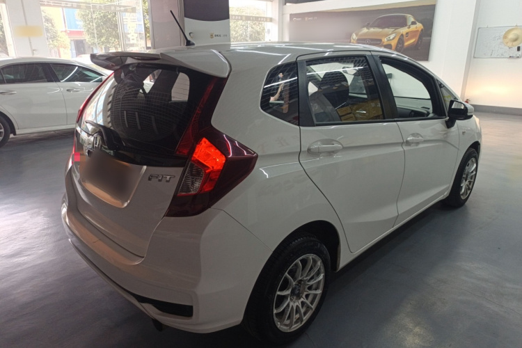 本田 飞度 2018款 1.5L 手动舒适版车身外观7