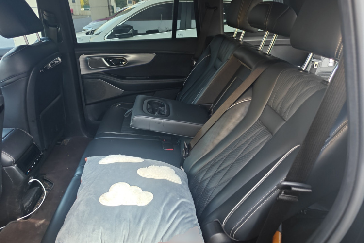 广汽传祺 传祺GS8 2022款 双擎系列 2.0TM 四驱尊贵版 （七座）中控内饰21