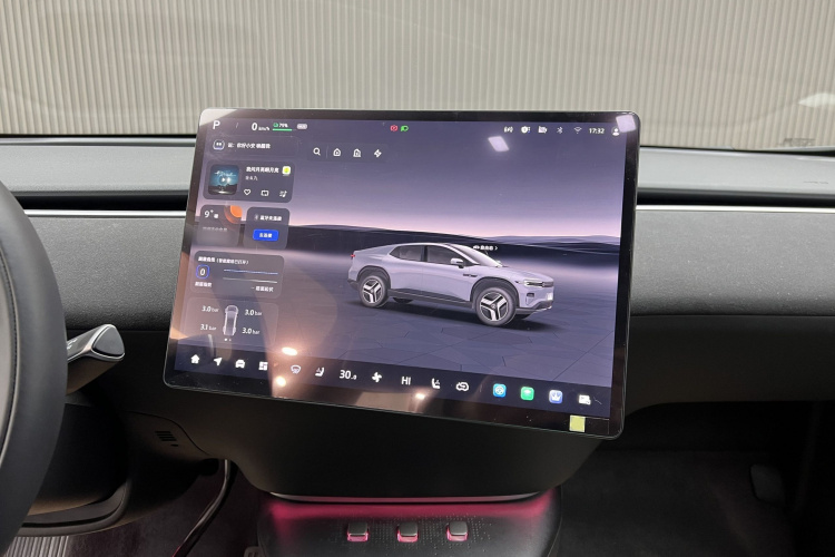 长安启源E07 2025款 纯电 四驱 90kWh Ultra高性能版中控内饰7004