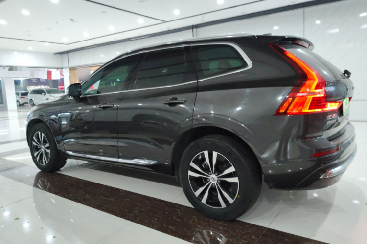 沃尔沃XC60 2024款 B5 四驱智逸豪华版车身外观6002