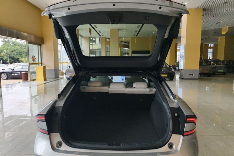 小鹏P7+ 2024款 长续航 Max机舱底盘23