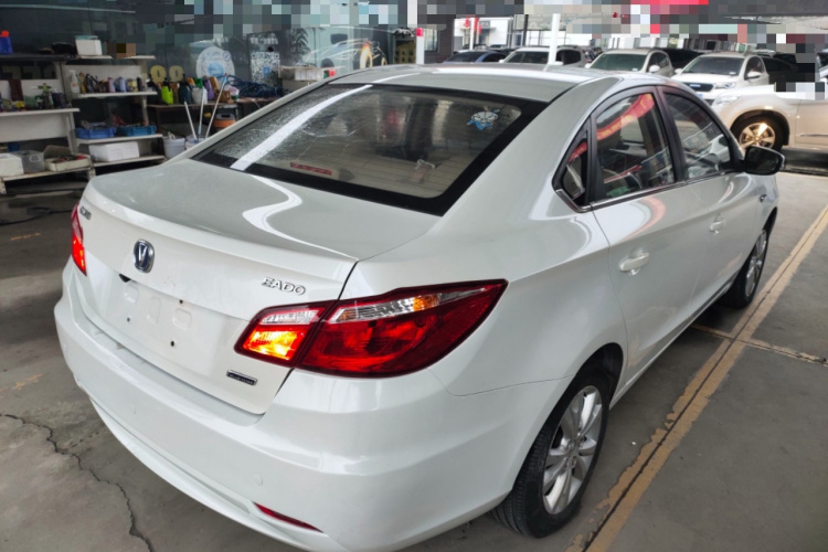 长安 逸动 2014款 1.6L 自动豪华型车身外观6005