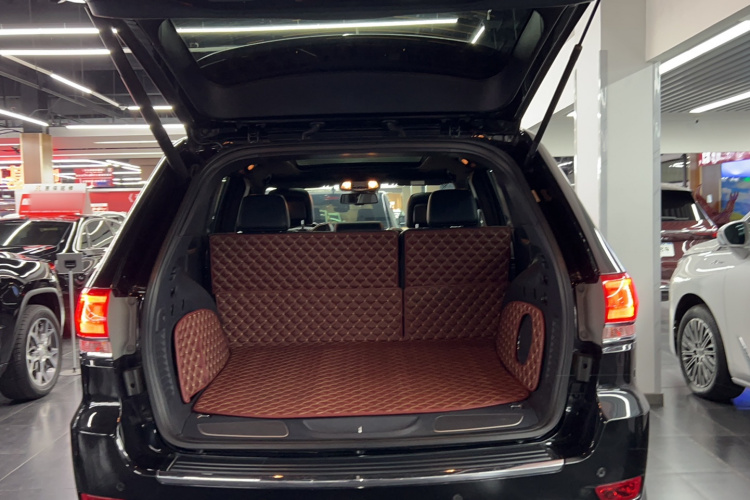 Jeep 大切诺基(进口) 2015款 3.6L 豪华导航版局部细节23