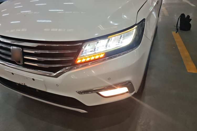 荣威RX5 2016款 30T 四驱自动互联网智尊版局部细节36