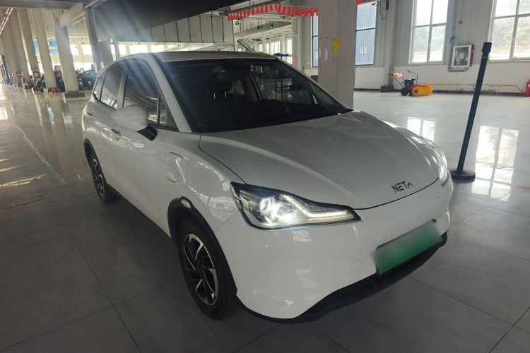 哪吒汽车 哪吒V 2021款 长续航娱乐版升级型车身外观3