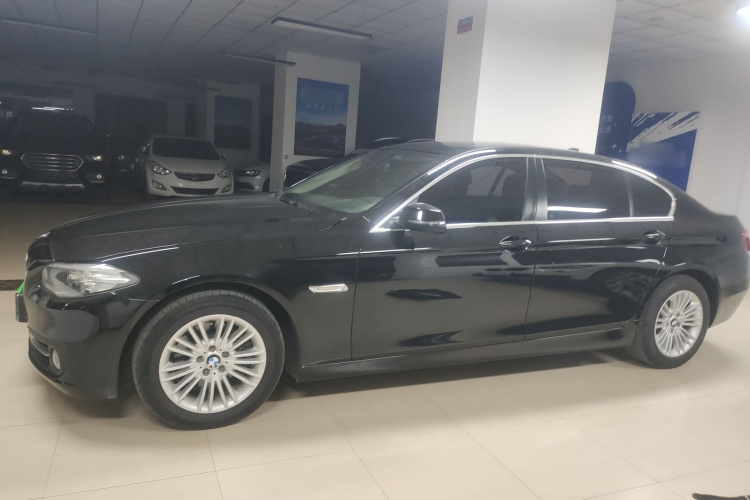 宝马5系 2014款 525Li 领先型车身外观4