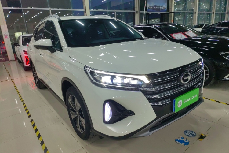 广汽传祺 传祺GS4 2022款 270T 自动智行科技版（升级版）车身外观3