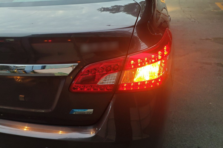 日产 轩逸 2012款 1.8XE CVT舒适版车身外观6006