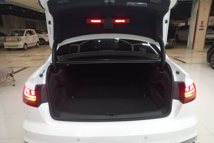 奥迪A4L 2022款 40 TFSI 时尚动感型局部细节23