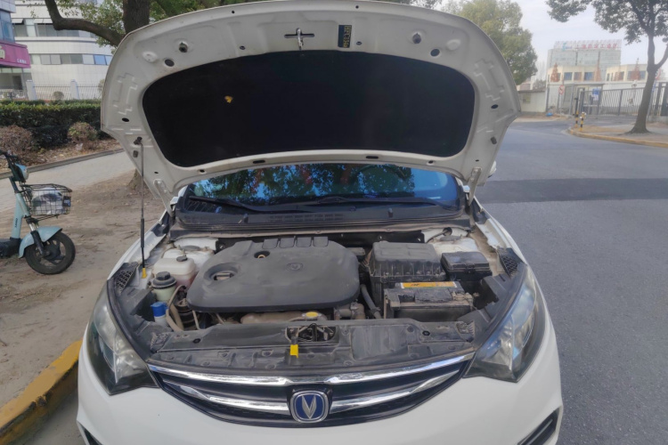 长安 逸动 2016款 XT 1.6L 手动俊酷型局部细节24