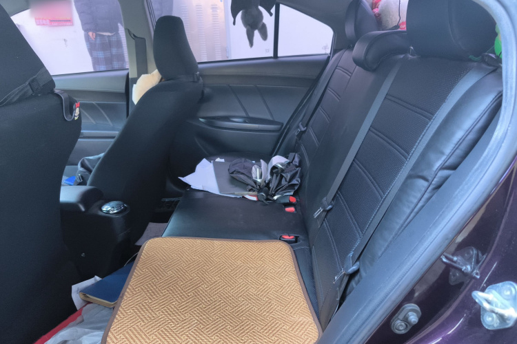 丰田 威驰 2014款 1.5L 自动智臻版中控内饰21