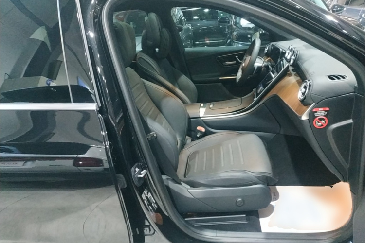奔驰GLC 2024款 GLC 300 L 4MATIC 动感型 5座局部细节41