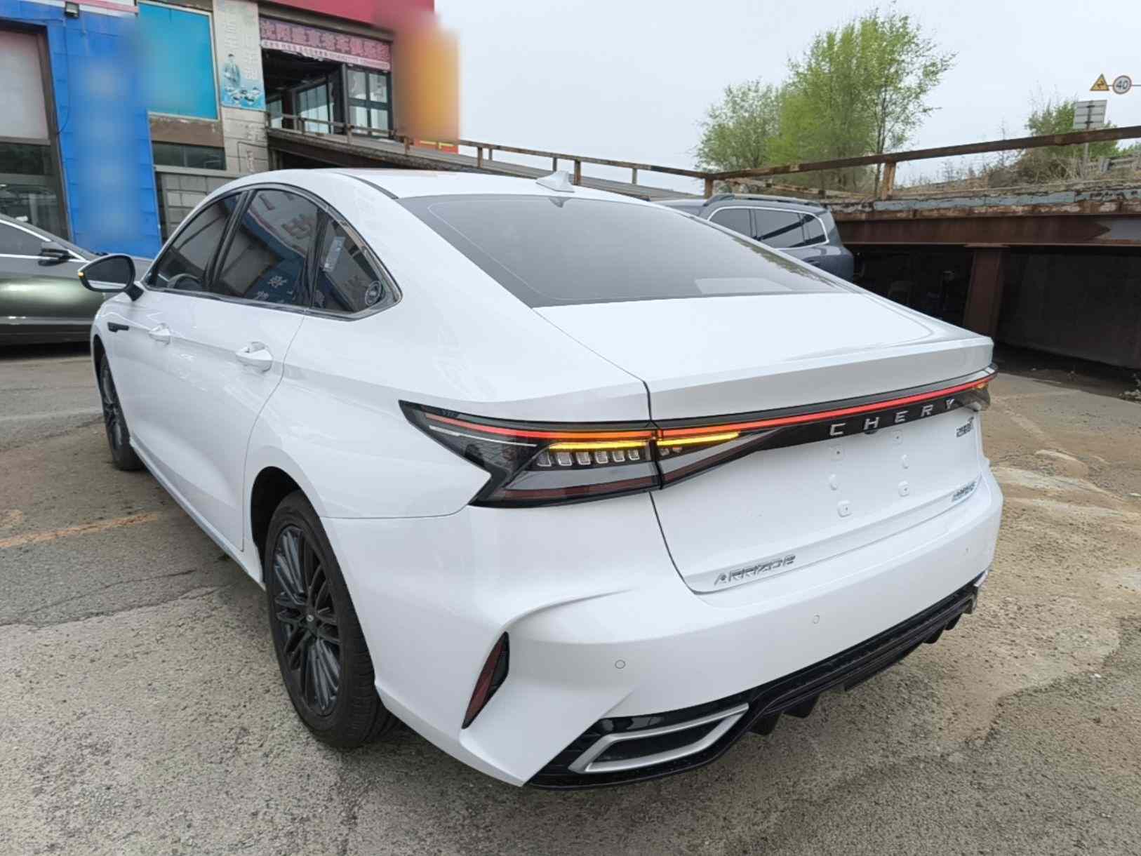 奇瑞 艾瑞泽8 2024款 1.6T DCT 卓越版(3)
