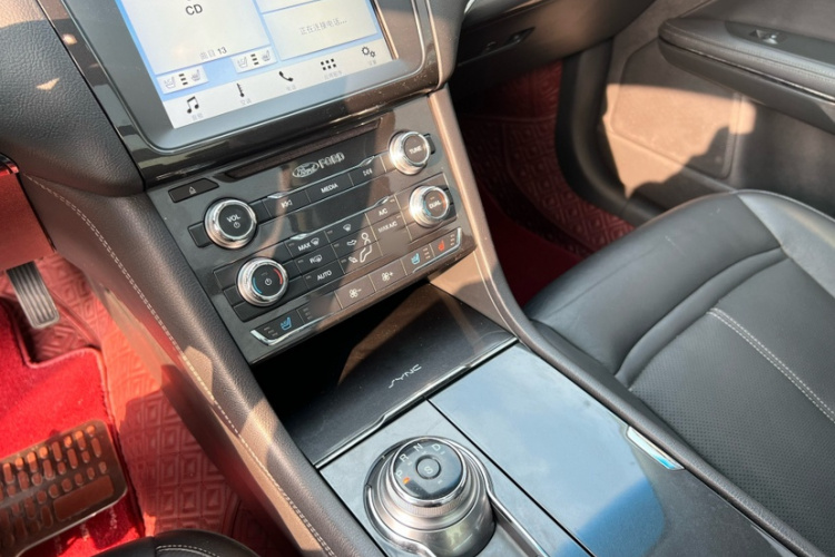 福特 金牛座 2017款 改款 EcoBoost 245 时尚型中控内饰7007