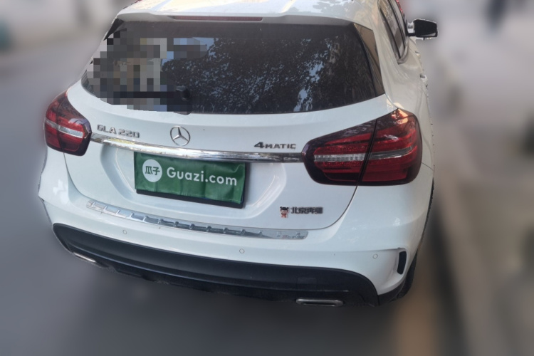 奔驰GLA 2018款 GLA 220 4MATIC 运动型车身外观6004