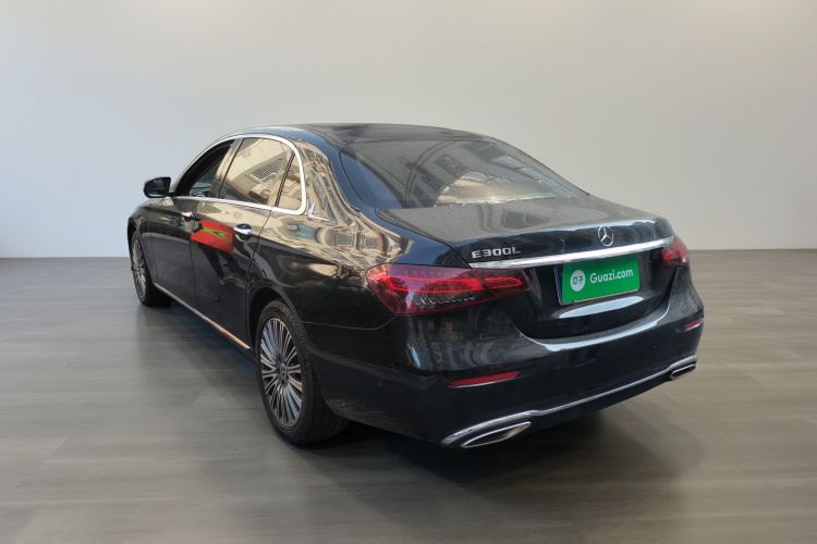 奔驰E级 2021款 E 300 L 时尚型车身外观5