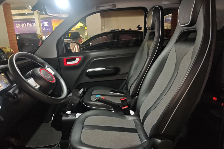 五菱汽车 宏光MINIEV 2022款 GAMEBOY 200km 玩咖款 磷酸铁锂中控内饰19