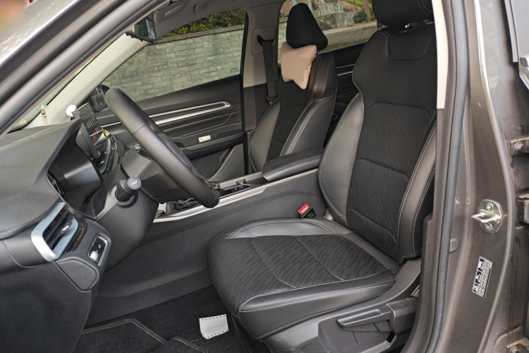 吉利汽车 帝豪 2023款 第4代冠军版 1.5L CVT尊贵型局部细节19