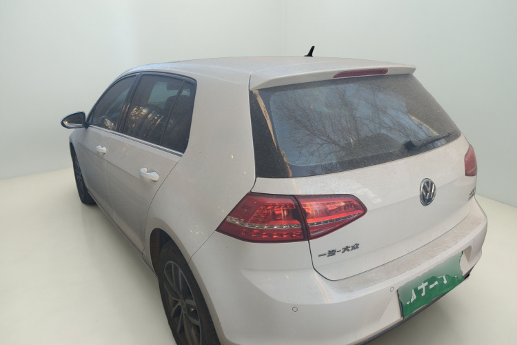 大众 高尔夫 2016款 230TSI 自动豪华型车身外观5