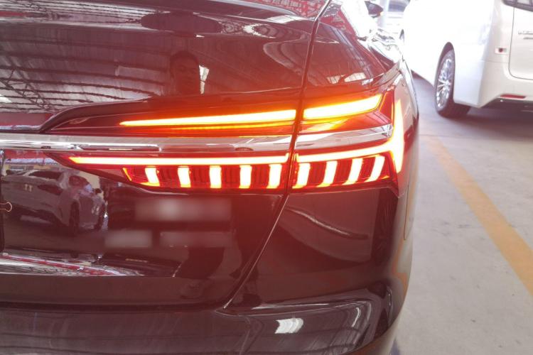 奥迪A6L 2024款 45 TFSI 臻选动感型车身外观9