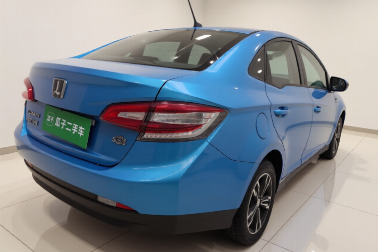 纳智捷 锐3 2016款 1.6L 手动智享型车身外观7