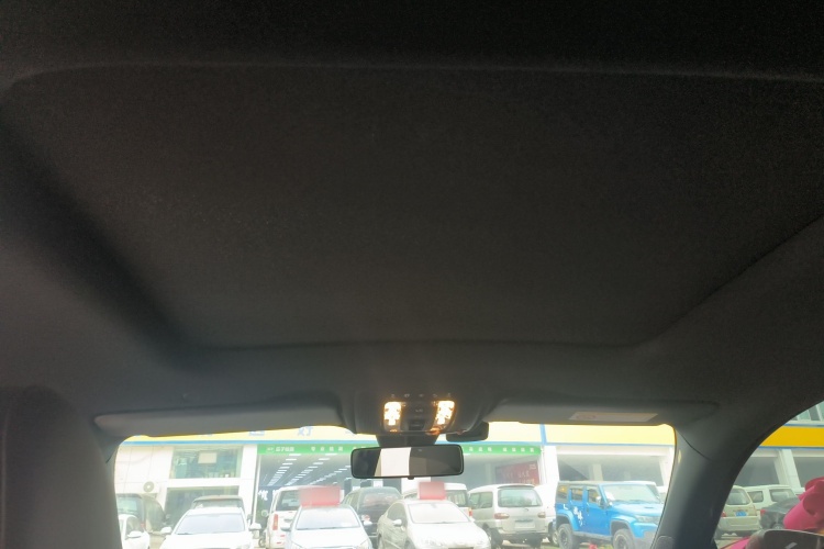 奔驰A级 2020款 改款二 A 180 L 运动轿车中控内饰22