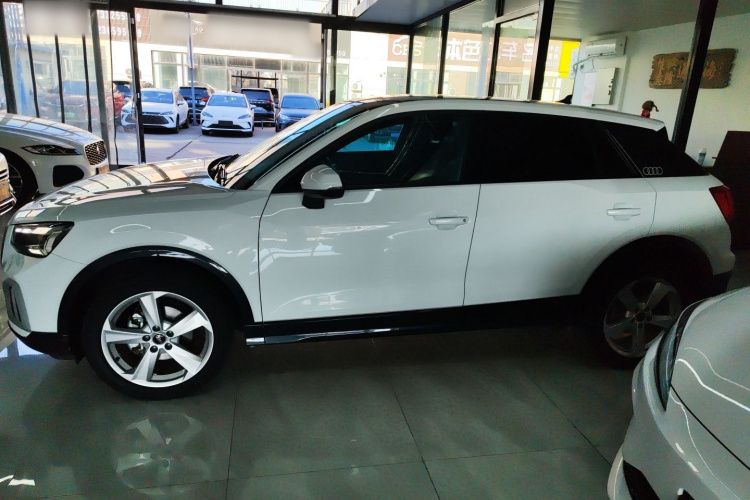 奥迪Q2L 2022款 35 TFSI 进取致雅型车身外观6005