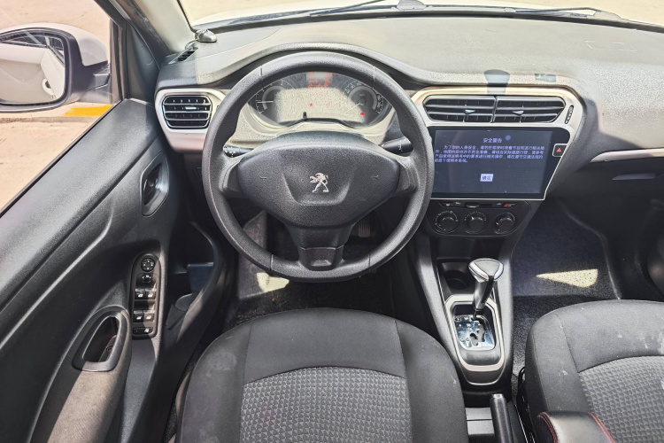 标致301 2016款 1.6L 自动舒适版中控内饰7007