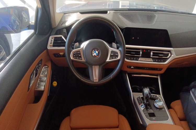 宝马3系 2020款 330Li xDrive M运动曜夜套装中控内饰13