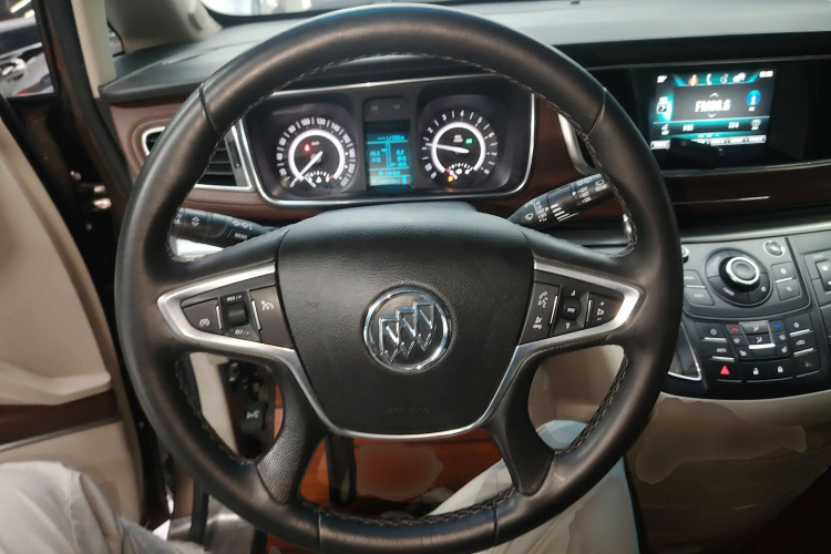 别克GL8 2017款 25S 豪华型 国V局部细节13