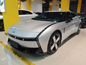 小鹏P7 2025款 702 长续航 Ultra