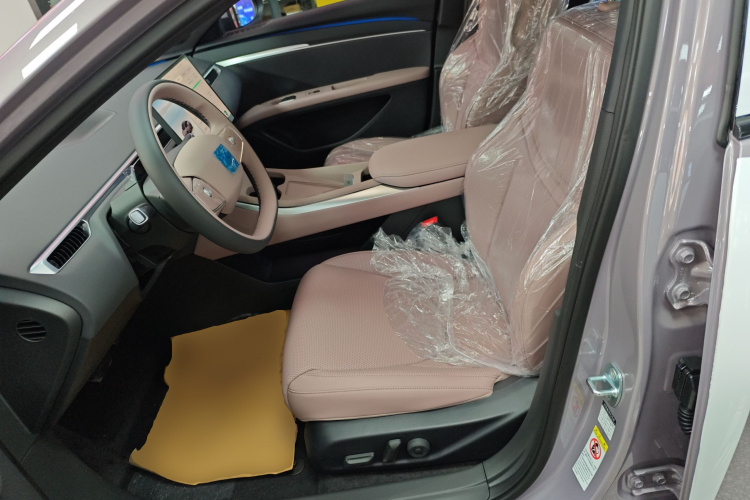 小鹏MONA M03 2025款 620 超长续航 Plus中控内饰19