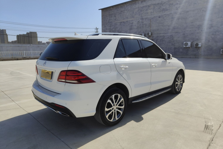 奔驰GLE 2016款 GLE 320 4MATIC 动感型车身外观6004