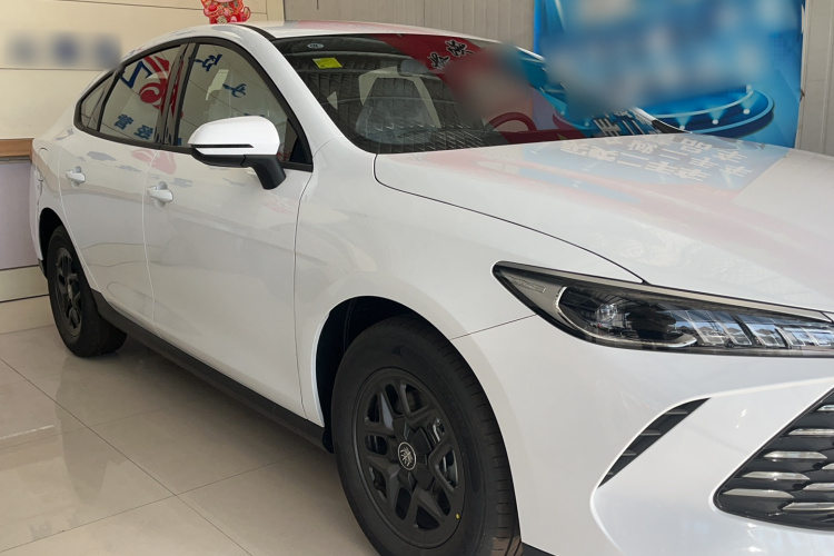 比亚迪 秦PLUS 2025款 DM-i 智驾版 55KM领先型车身外观6002