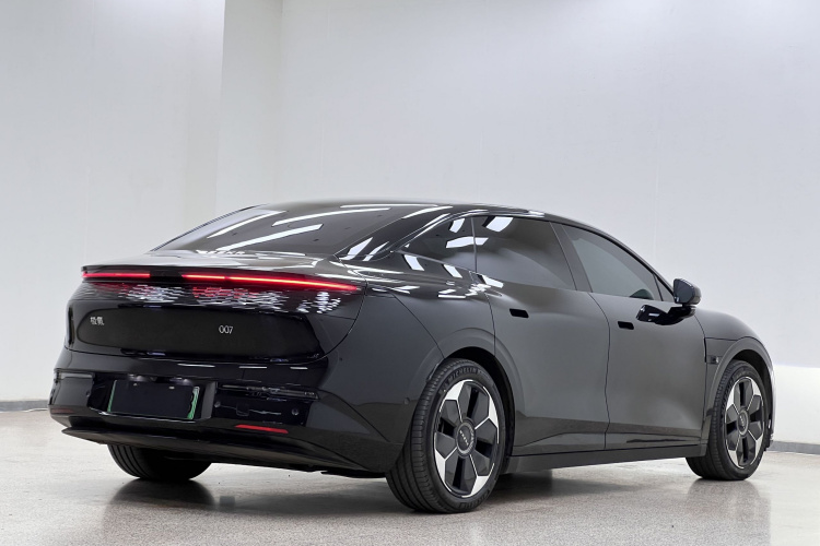 极氪007 2024款 四驱版 75kWh车身外观6009