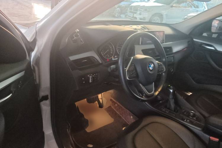 宝马X1 2018款 sDrive18Li 时尚型中控内饰20