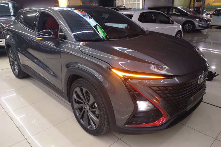 长安UNI-T 2020款 1.5T 旗舰型车身外观6002