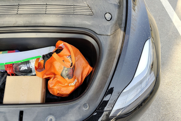 特斯拉 Model Y 2023款 后轮驱动版局部细节9007