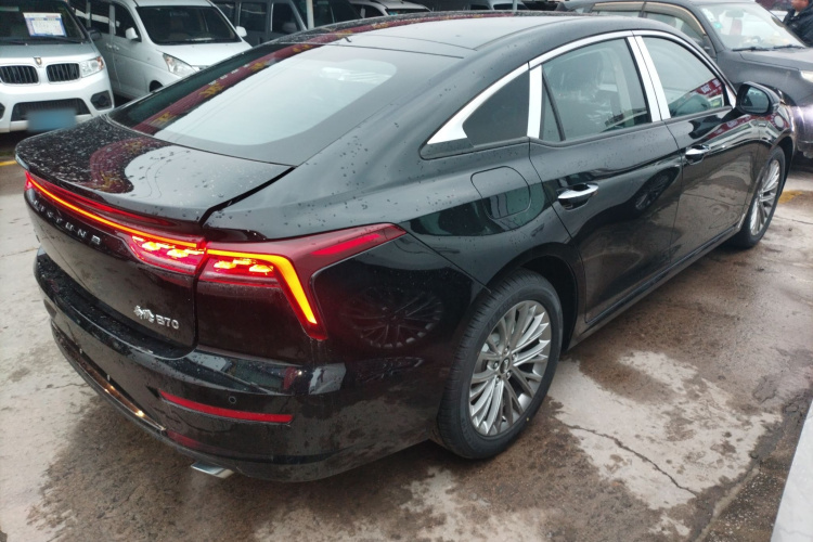 奔腾B70 2025款 龙耀版 1.5T 质享型车身外观7