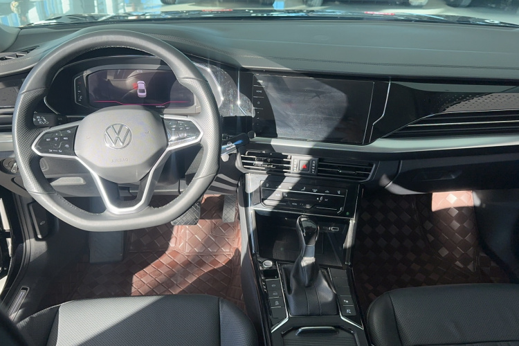 大众 帕萨特 2023款 改款 330TSI 豪华版中控内饰7003