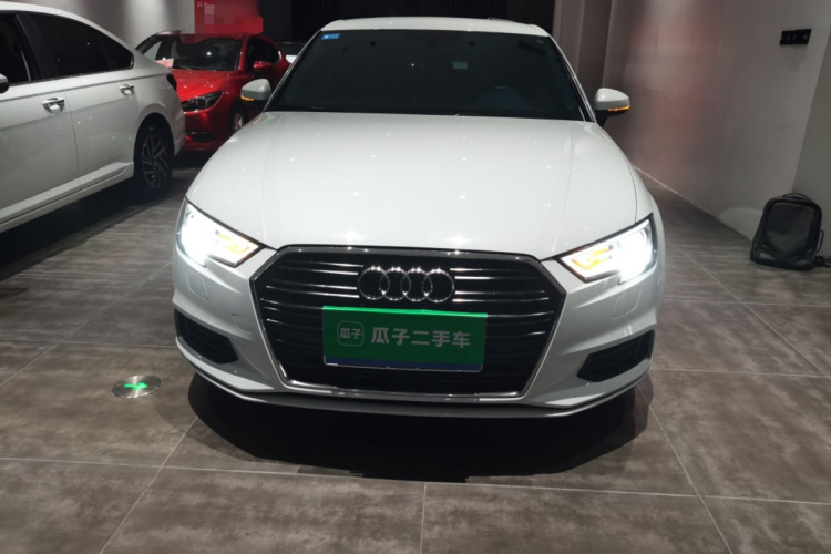 奥迪A3 2018款 30周年年型 Limousine 35 TFSI 进取型车身外观6001