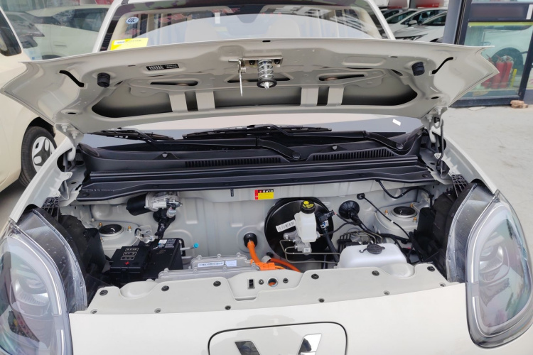 五菱汽车 宏光MINIEV 2025款 四门版 进阶款机舱底盘24