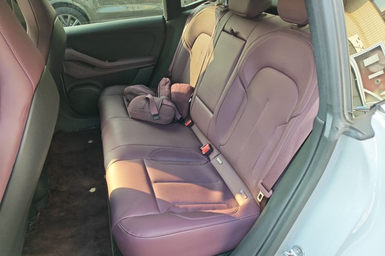 蔚来ET5 2022款 75kWh中控内饰7004