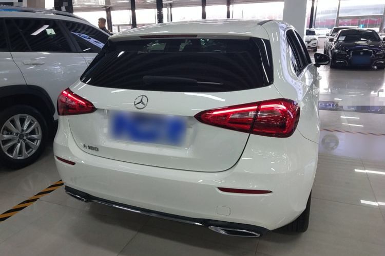 奔驰A级(进口) 2020款 A 180车身外观6