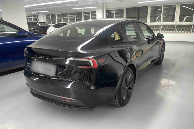 特斯拉 Model 3 2023款 后轮驱动版车身外观6005