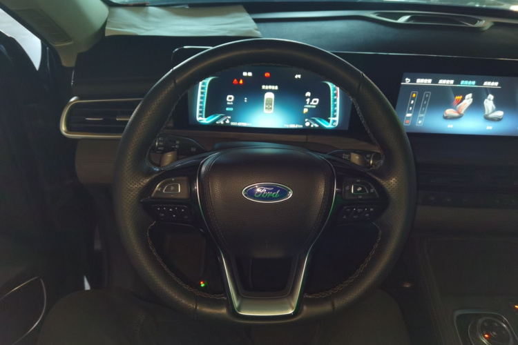 福特 领裕 2023款 EcoBoost 225 尊领型 7座（2/2/3）中控内饰13